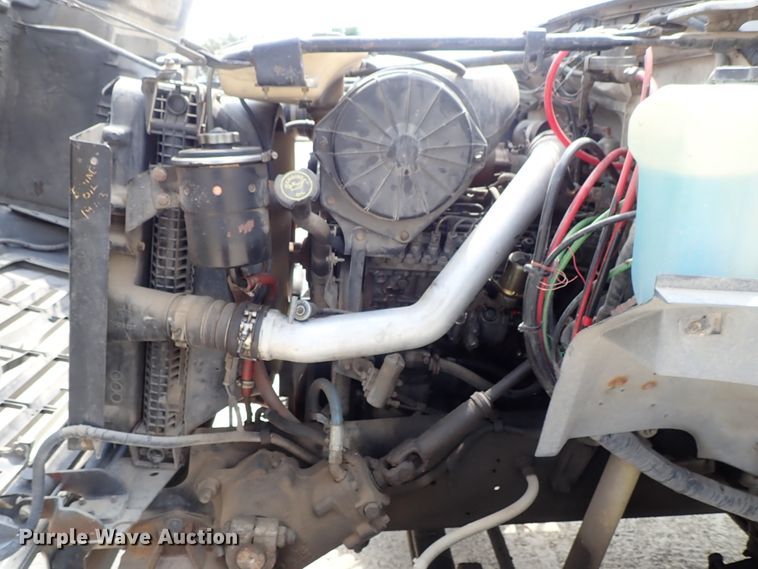 image for item DE0955 1995 Ford F800 flatbed truck