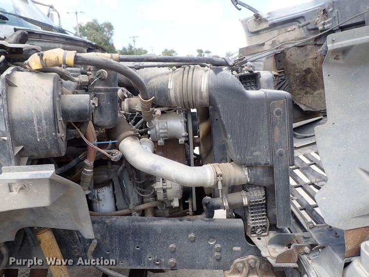 image for item DE0955 1995 Ford F800 flatbed truck