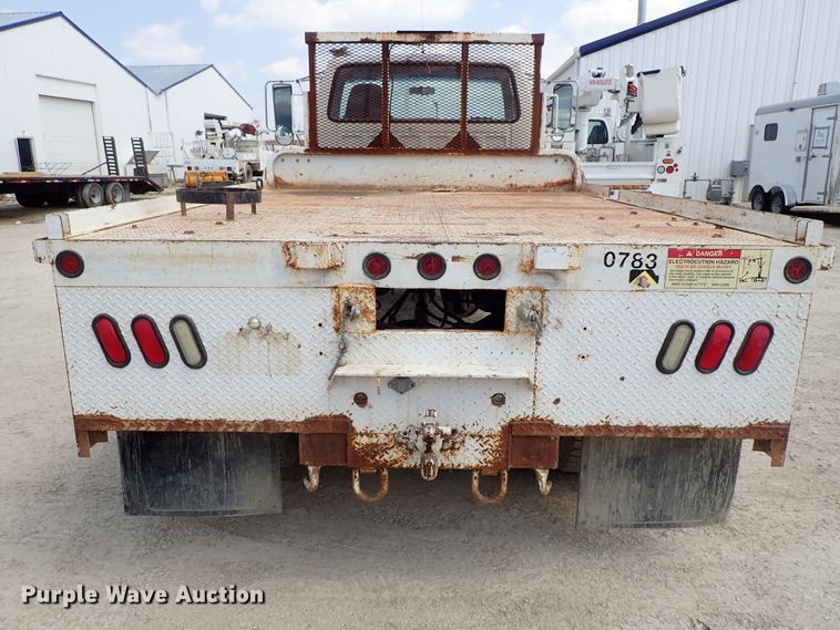 image for item DE0955 1995 Ford F800 flatbed truck