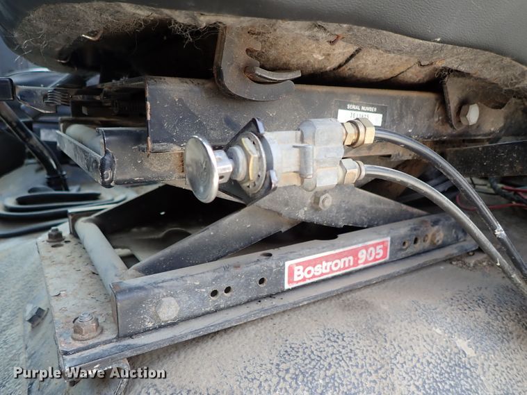 image for item DE0955 1995 Ford F800 flatbed truck