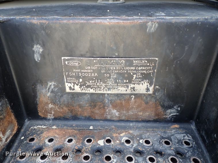 image for item DE0955 1995 Ford F800 flatbed truck