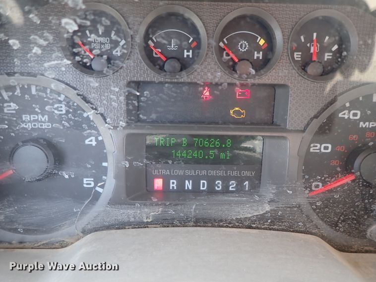 image for item DE0955 1995 Ford F800 flatbed truck