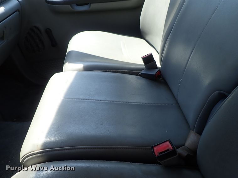 image for item DE1030 2005 Ford F350 Super Duty pickup truck