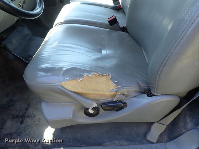 image for item DE1030 2005 Ford F350 Super Duty pickup truck