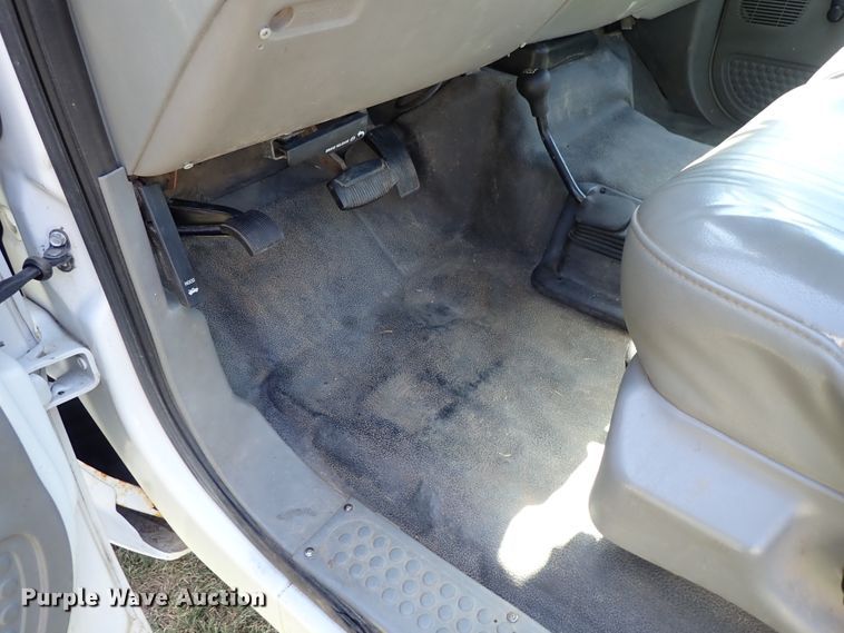 image for item DE1030 2005 Ford F350 Super Duty pickup truck