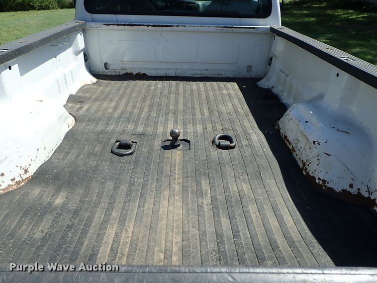 image for item DE1030 2005 Ford F350 Super Duty pickup truck