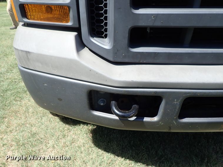 image for item DE1030 2005 Ford F350 Super Duty pickup truck