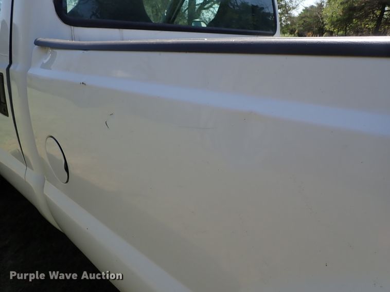 image for item DE1030 2005 Ford F350 Super Duty pickup truck