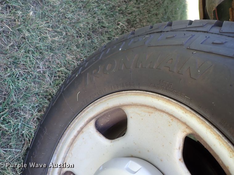 image for item DE1030 2005 Ford F350 Super Duty pickup truck