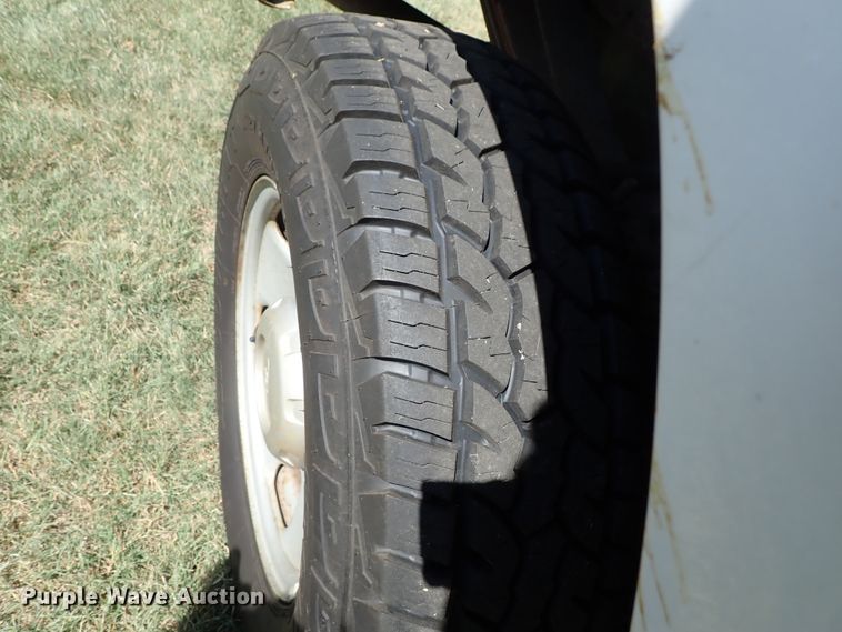 image for item DE1030 2005 Ford F350 Super Duty pickup truck