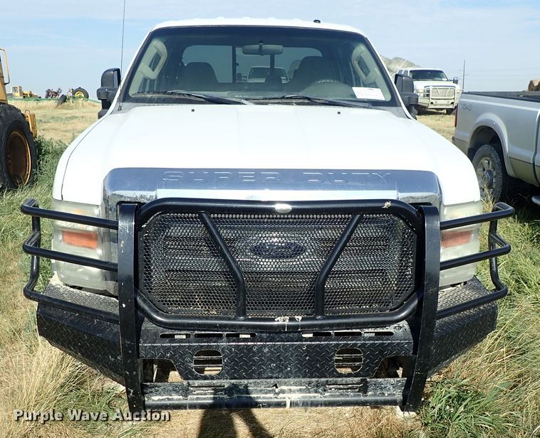 image for item DE5530 2008 Ford F350 Super Duty Crew Cab pickup truck cab and chassis