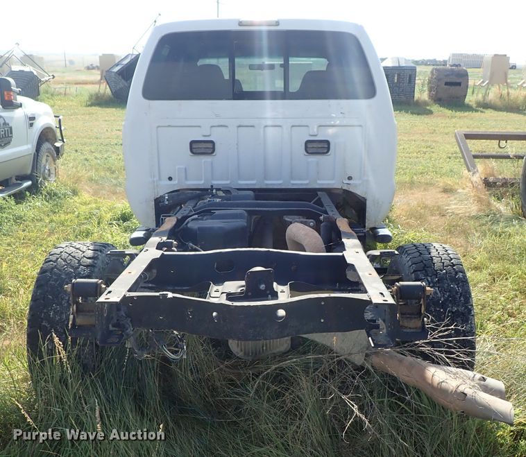 image for item DE5530 2008 Ford F350 Super Duty Crew Cab pickup truck cab and chassis