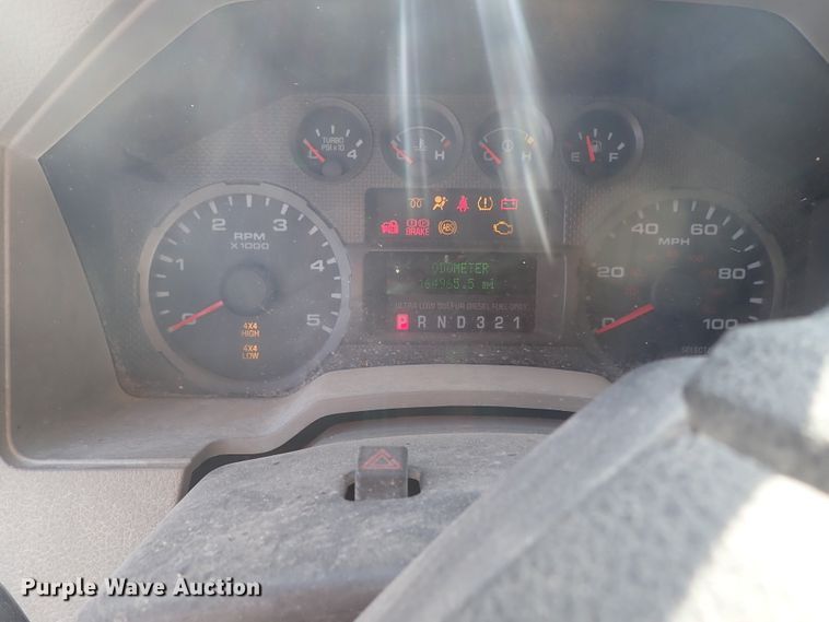 image for item DE5530 2008 Ford F350 Super Duty Crew Cab pickup truck cab and chassis