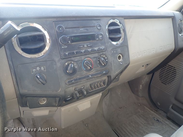 image for item DE5530 2008 Ford F350 Super Duty Crew Cab pickup truck cab and chassis