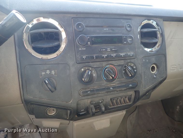 image for item DE5530 2008 Ford F350 Super Duty Crew Cab pickup truck cab and chassis