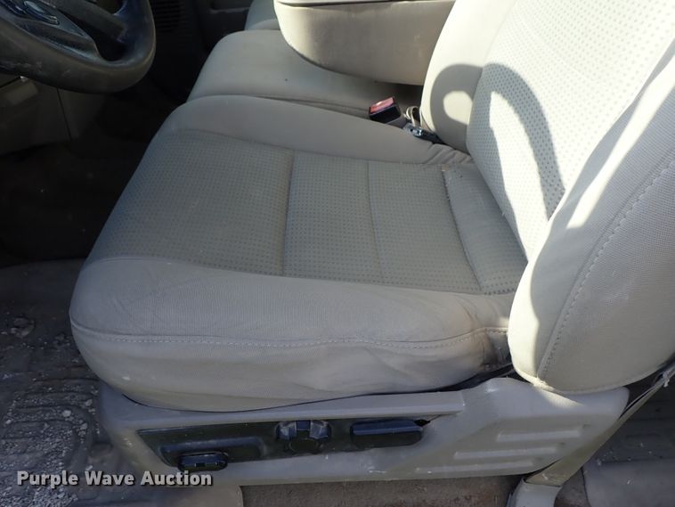 image for item DE5530 2008 Ford F350 Super Duty Crew Cab pickup truck cab and chassis