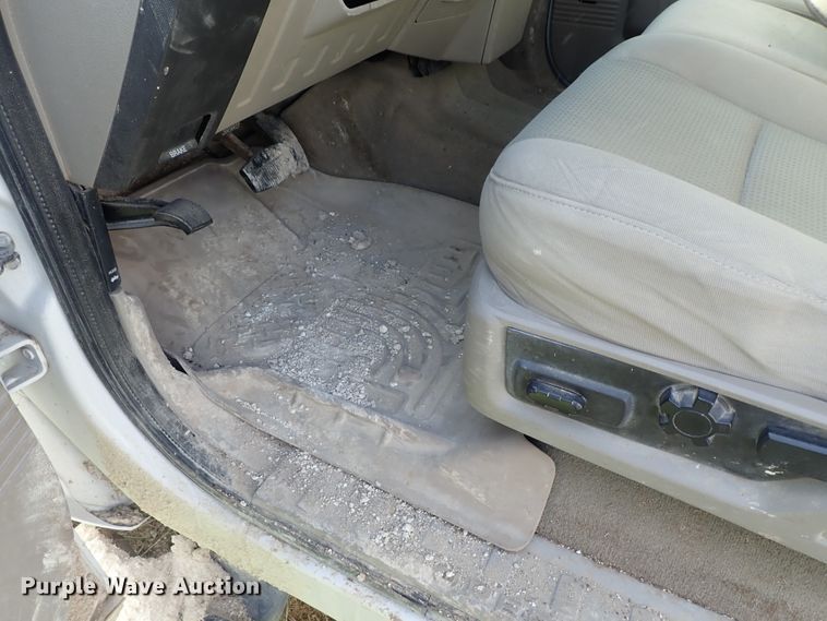 image for item DE5530 2008 Ford F350 Super Duty Crew Cab pickup truck cab and chassis