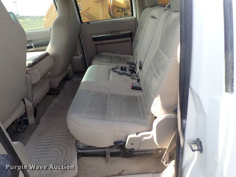 image for item DE5530 2008 Ford F350 Super Duty Crew Cab pickup truck cab and chassis