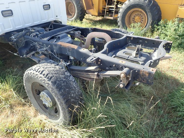 image for item DE5530 2008 Ford F350 Super Duty Crew Cab pickup truck cab and chassis