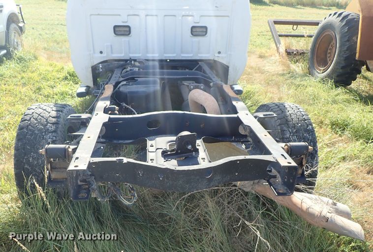 image for item DE5530 2008 Ford F350 Super Duty Crew Cab pickup truck cab and chassis