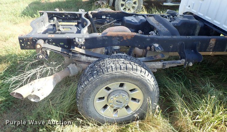 image for item DE5530 2008 Ford F350 Super Duty Crew Cab pickup truck cab and chassis