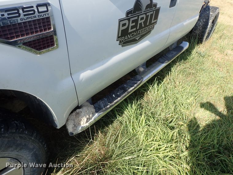 image for item DE5530 2008 Ford F350 Super Duty Crew Cab pickup truck cab and chassis