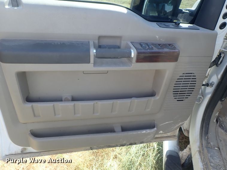 image for item DE5531 2010 Ford F250 Super Duty Crew Cab pickup truck