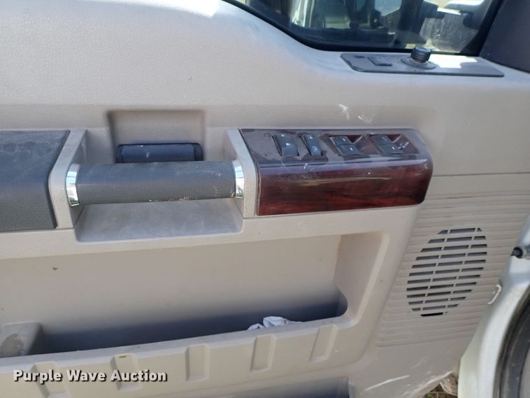 image for item DE5531 2010 Ford F250 Super Duty Crew Cab pickup truck