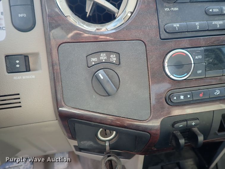 image for item DE5531 2010 Ford F250 Super Duty Crew Cab pickup truck