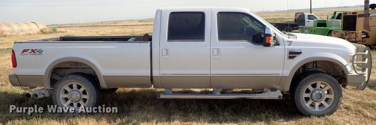 image for item DE5532 2010 Ford F250 Super Duty King Ranch Crew Cab pickup truck