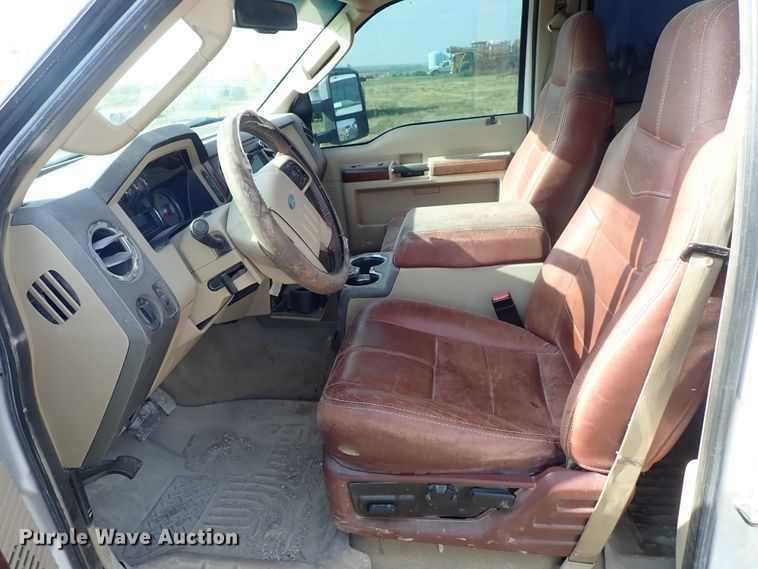 image for item DE5532 2010 Ford F250 Super Duty King Ranch Crew Cab pickup truck