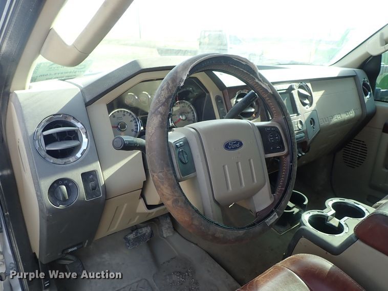 image for item DE5532 2010 Ford F250 Super Duty King Ranch Crew Cab pickup truck
