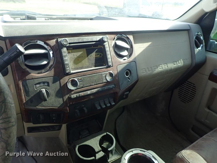 image for item DE5532 2010 Ford F250 Super Duty King Ranch Crew Cab pickup truck