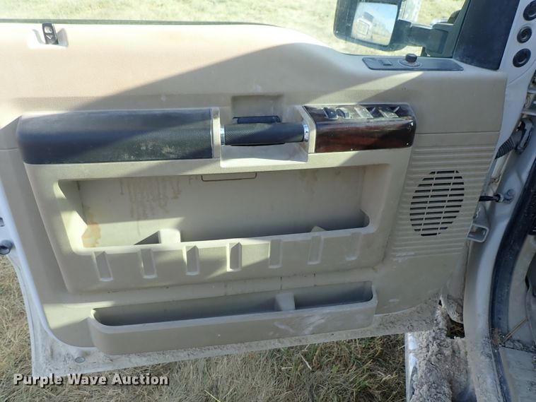 image for item DE5533 2008 Ford F250 Super Duty Crew Cab pickup truck