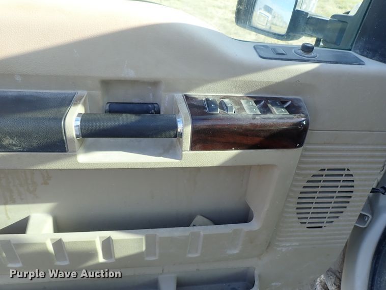 image for item DE5533 2008 Ford F250 Super Duty Crew Cab pickup truck