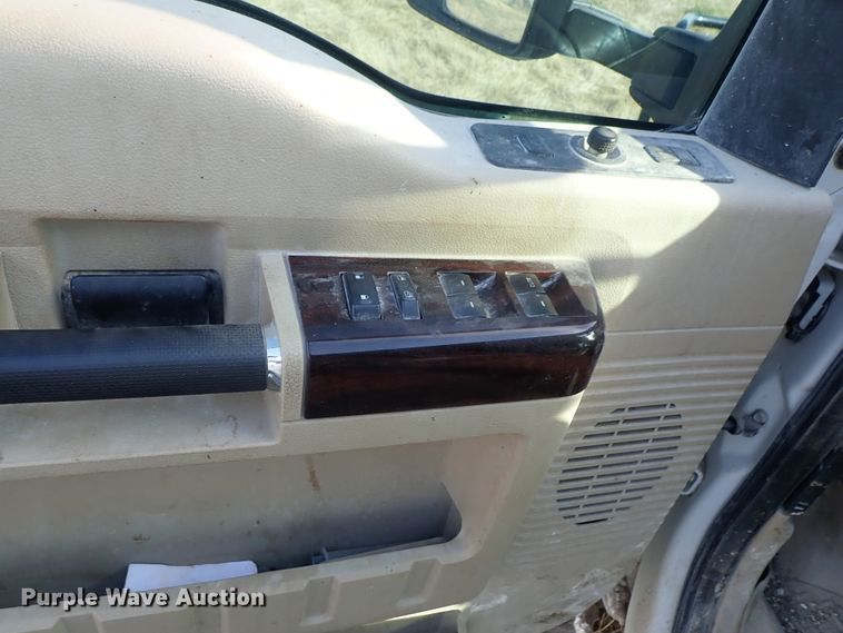 image for item DE5534 2008 Ford F250 Super Duty Crew Cab pickup truck