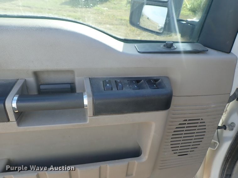 image for item DE5535 2008 Ford F250 Super Duty Crew Cab pickup truck