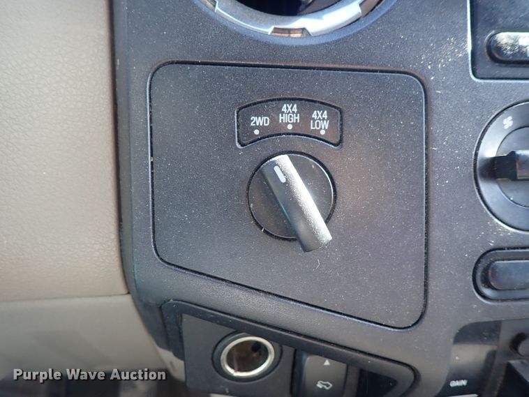 image for item DE5535 2008 Ford F250 Super Duty Crew Cab pickup truck