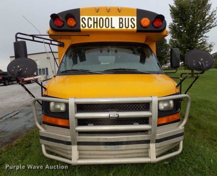 image for item DE7765 2006 Chevrolet Express G3500 school bus