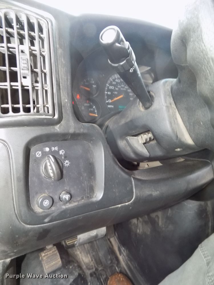 image for item DE7765 2006 Chevrolet Express G3500 school bus