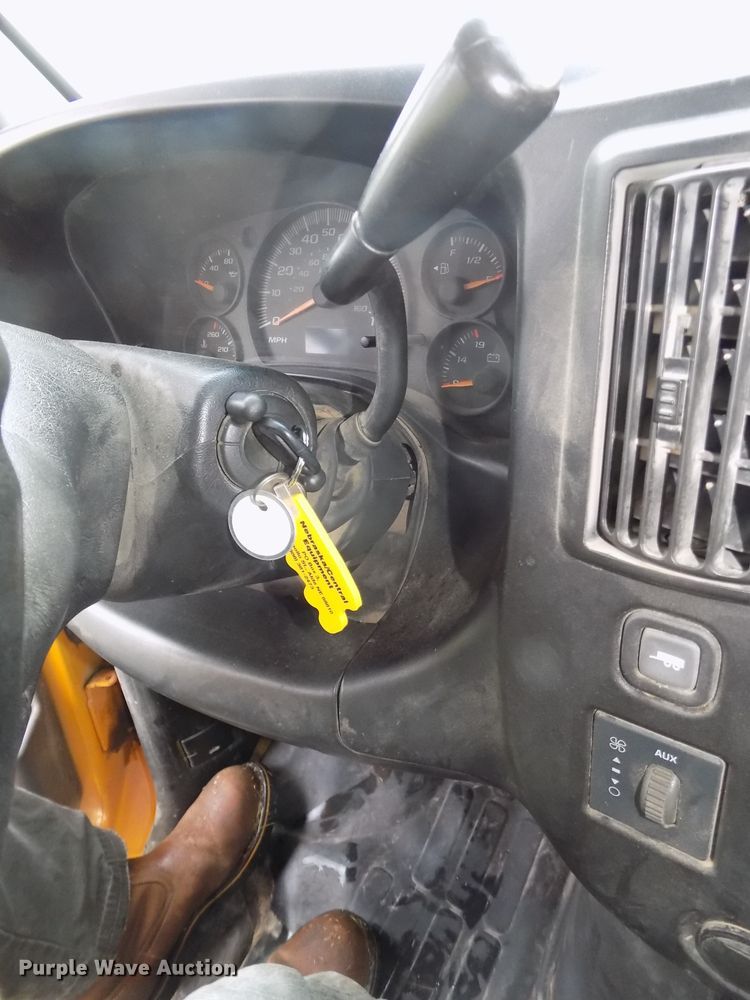 image for item DE7765 2006 Chevrolet Express G3500 school bus