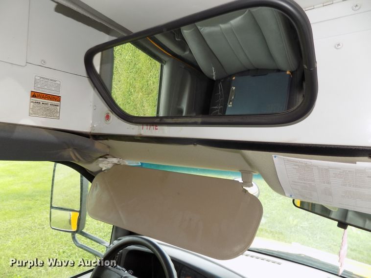 image for item DE7765 2006 Chevrolet Express G3500 school bus