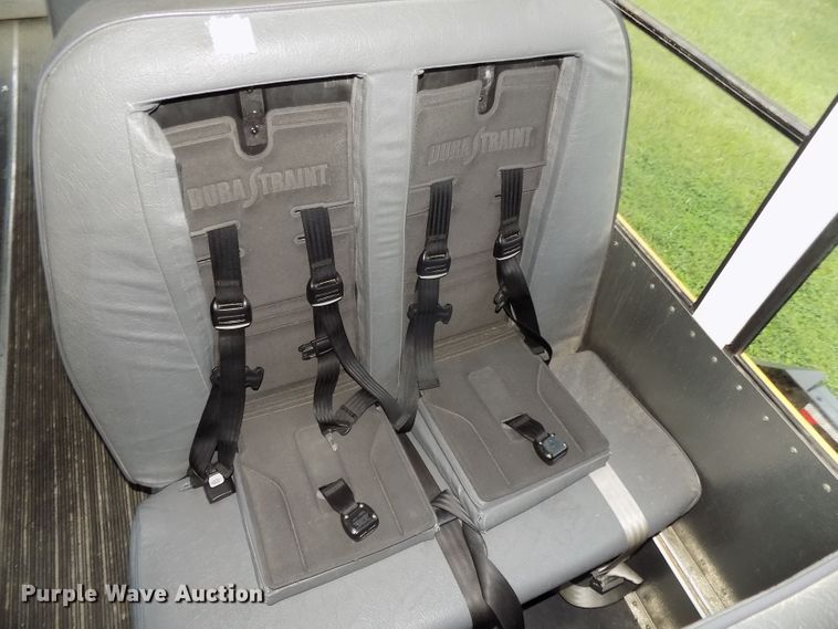 image for item DE7765 2006 Chevrolet Express G3500 school bus