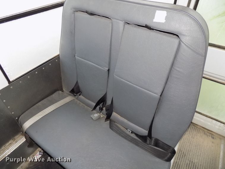 image for item DE7765 2006 Chevrolet Express G3500 school bus