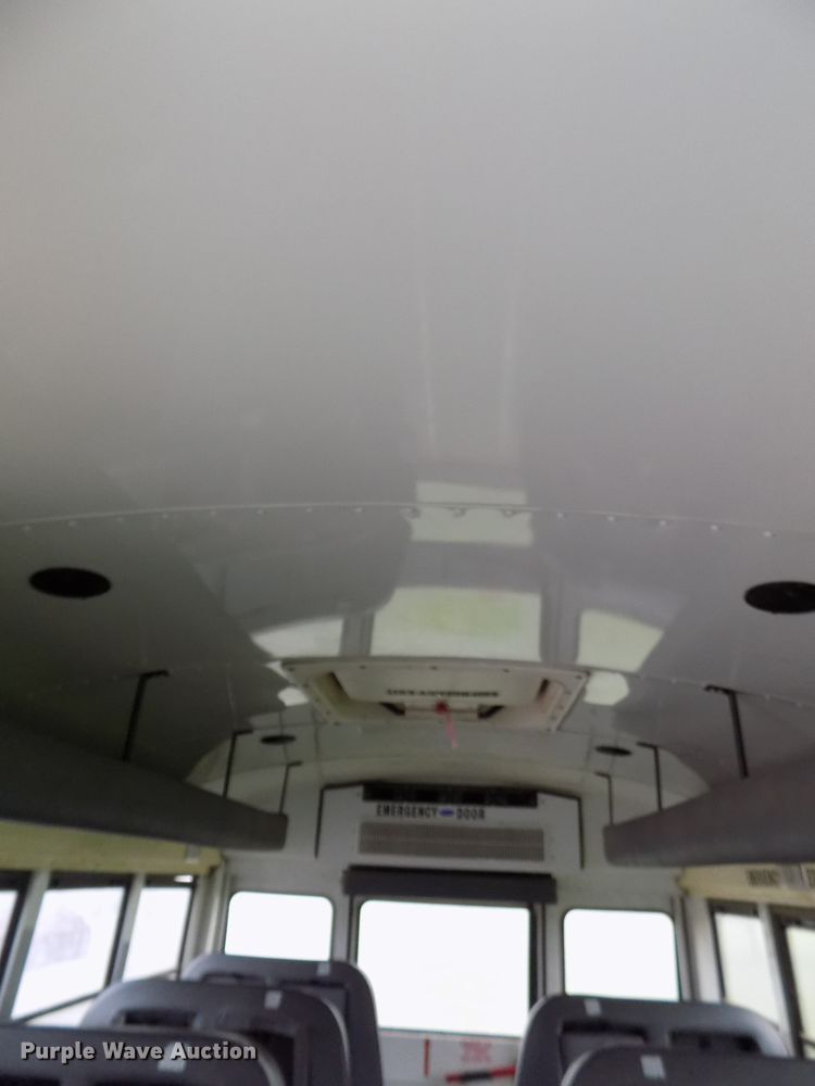 image for item DE7765 2006 Chevrolet Express G3500 school bus