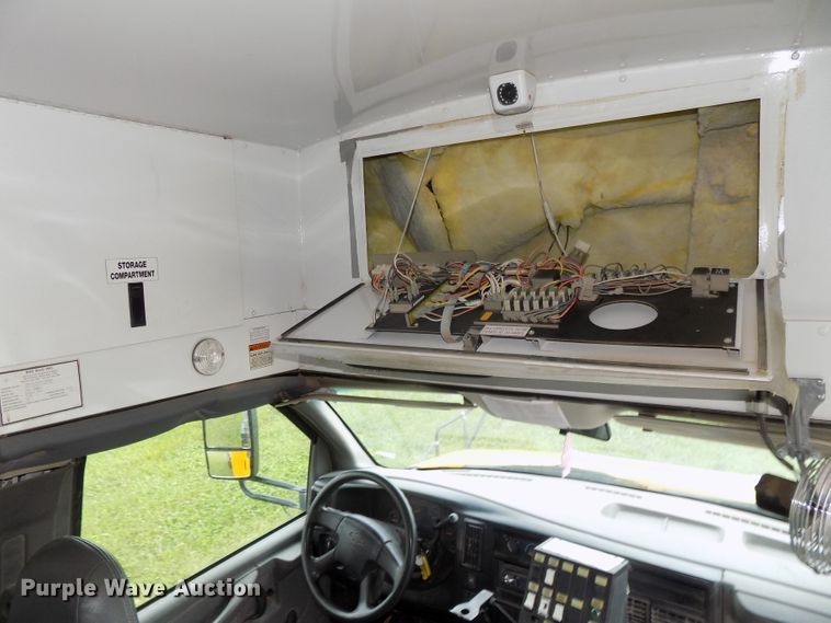 image for item DE7765 2006 Chevrolet Express G3500 school bus