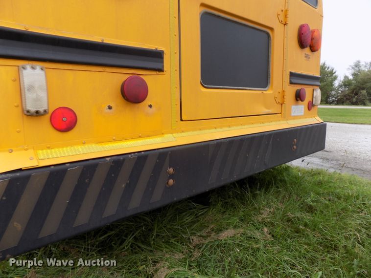 image for item DE7765 2006 Chevrolet Express G3500 school bus