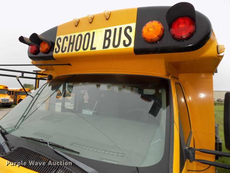 image for item DE7765 2006 Chevrolet Express G3500 school bus