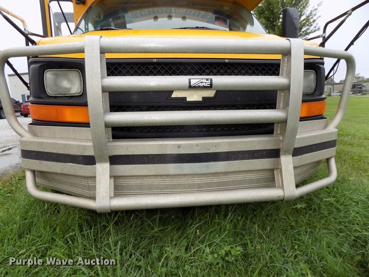 image for item DE7765 2006 Chevrolet Express G3500 school bus