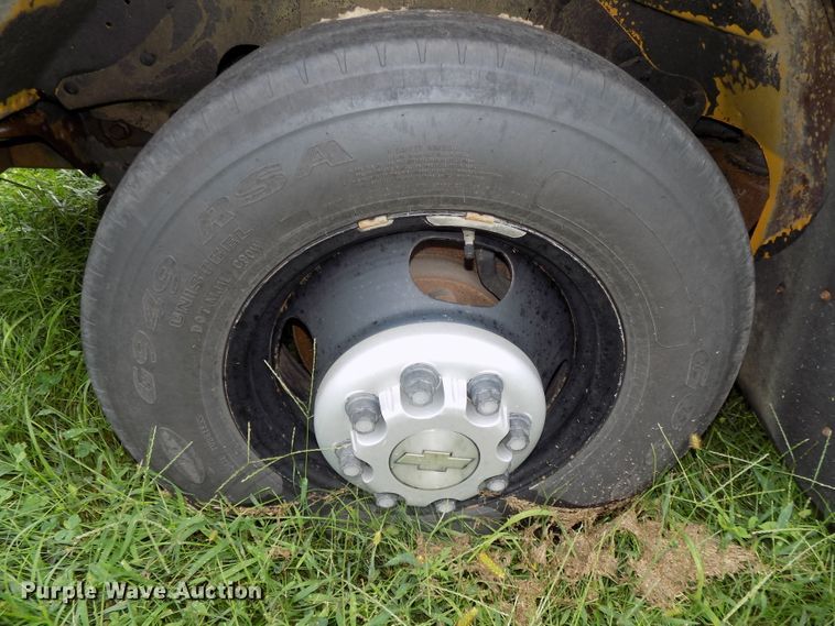 image for item DE7765 2006 Chevrolet Express G3500 school bus